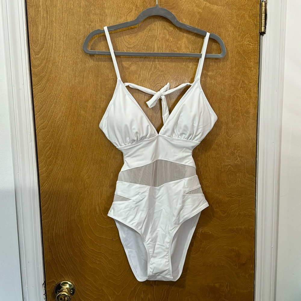 NWT White Holipick Baithingsuit